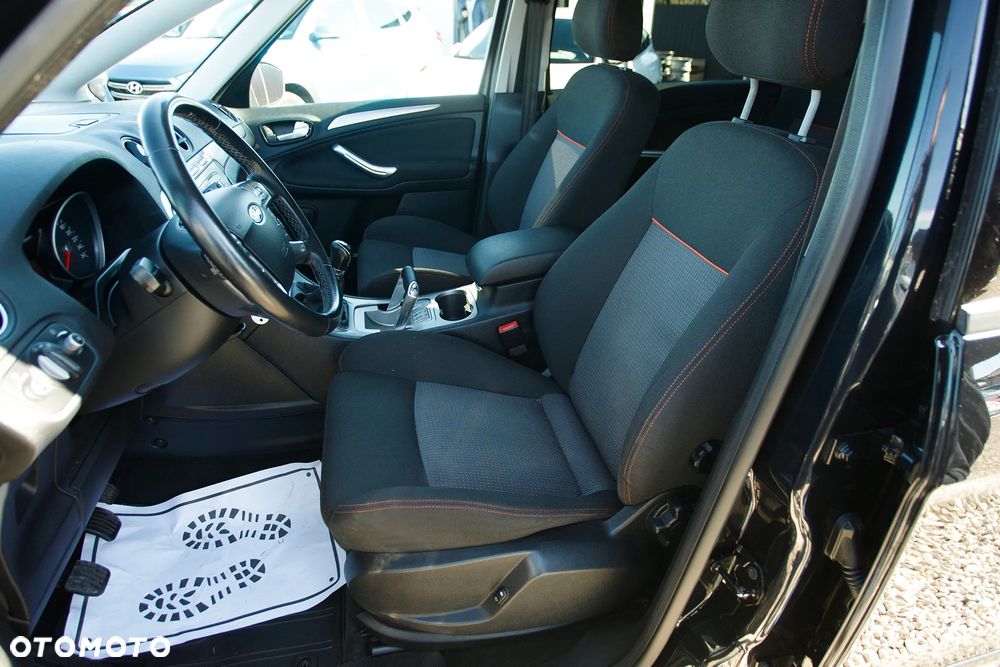 Ford S-Max 2.0 FF Titanium - 24