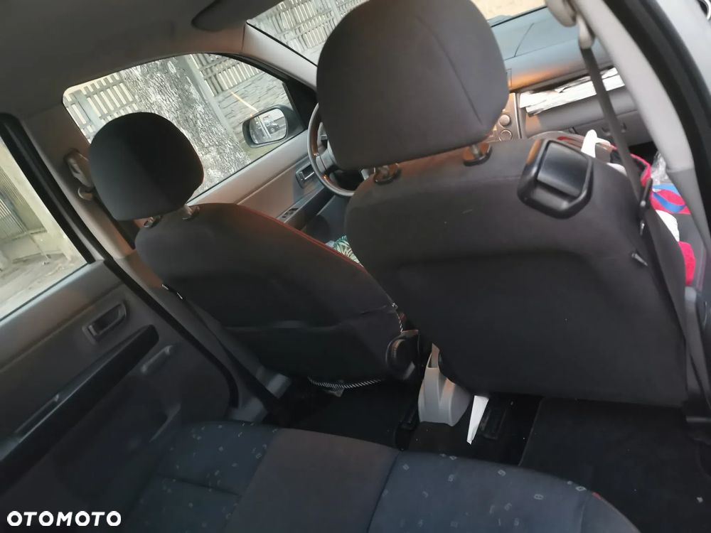 Mazda 2 1.4 Core + - 9