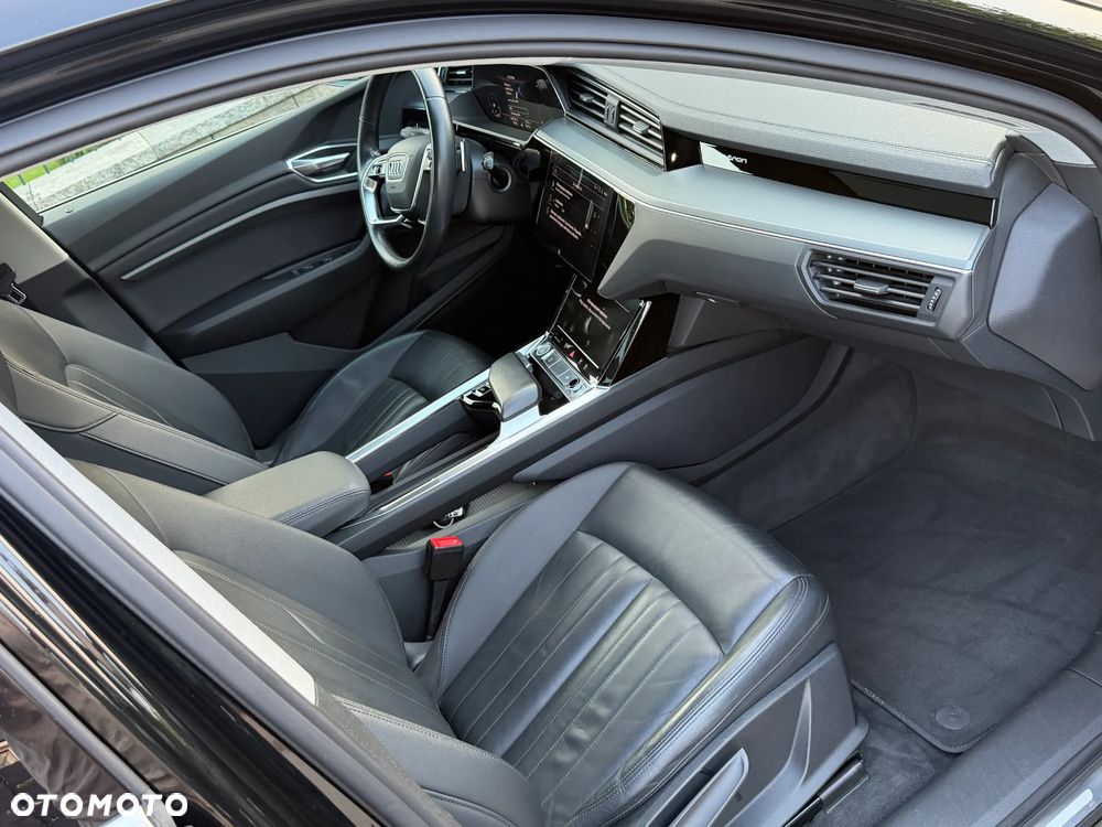 Audi e-tron 55 Quattro Advanced - 11