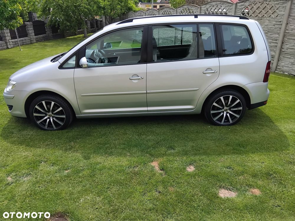 Volkswagen Touran 1.6 Freestyle - 3