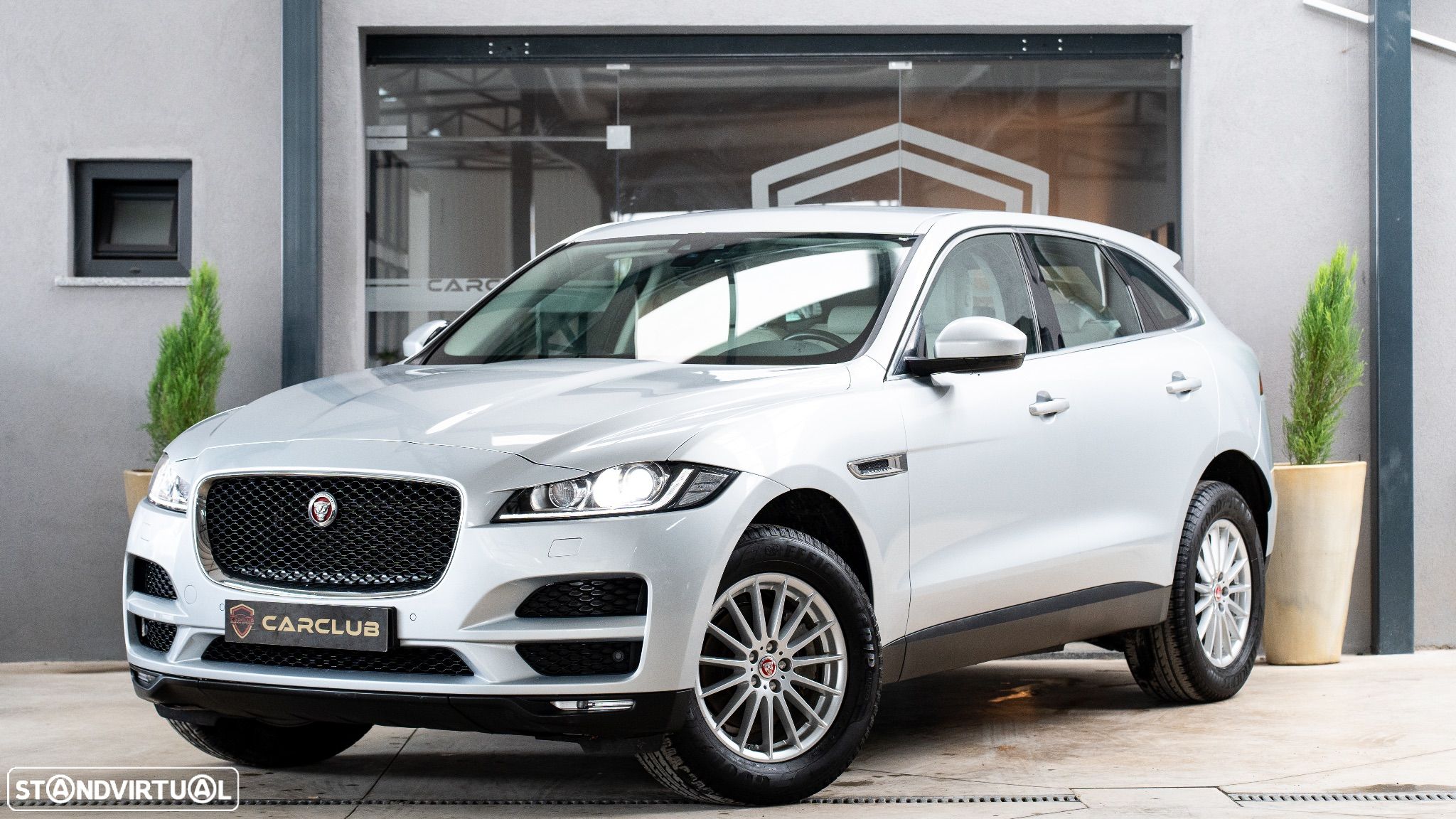 Jaguar F-Pace 2.0 i4D Pure AWD - 1