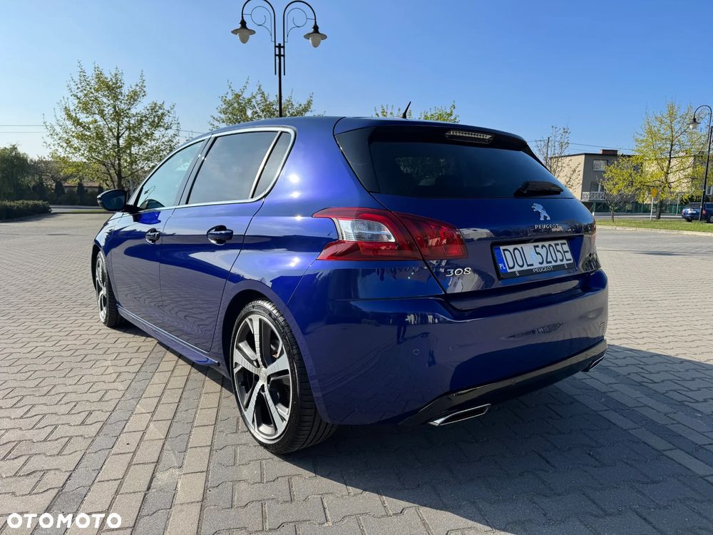 Peugeot 308 - 8