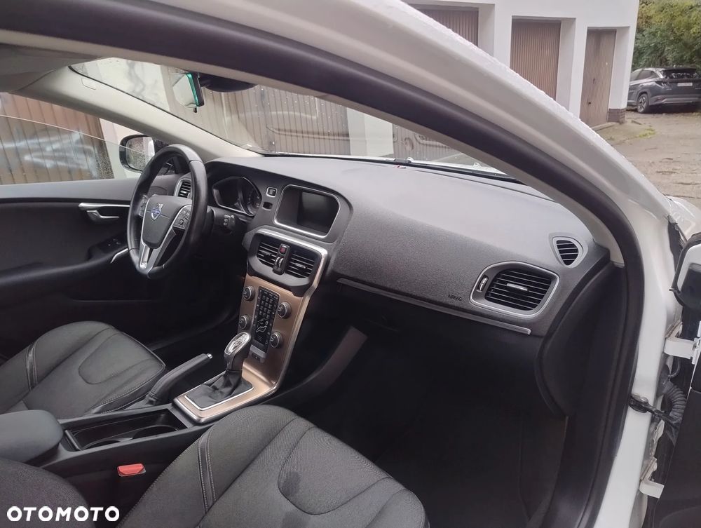 Volvo V40 T5 Geartronic Momentum - 15