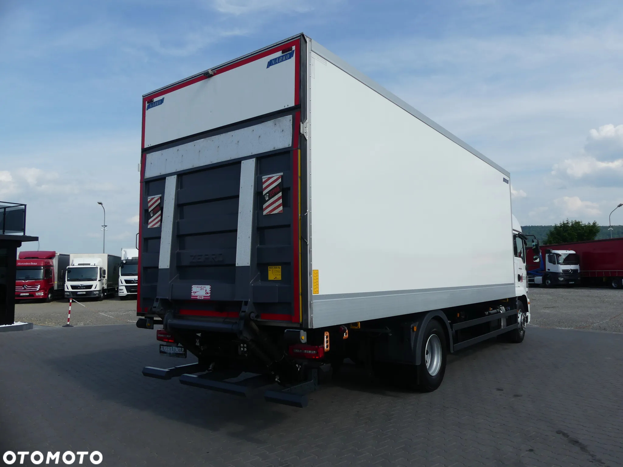 MAN TGM 18.290 / IZOTERMA + WINDA / GLOB / EURO 6 / OTWIERANY BOK / - 10