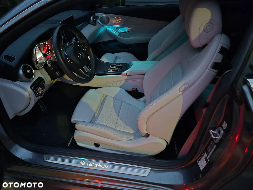 Mercedes-Benz Klasa C 300 9G-TRONIC AMG Line - 36