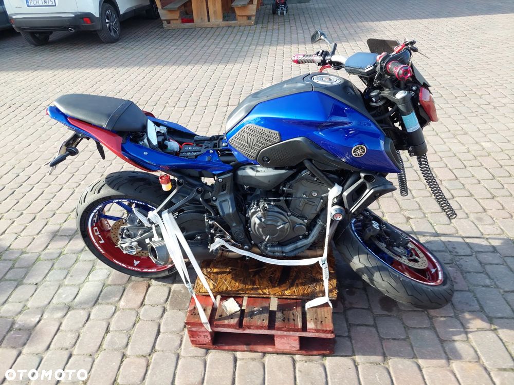 Yamaha MT - 7