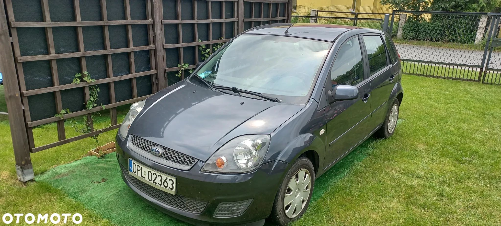 Ford Fiesta 1.3 Ambiente - 1