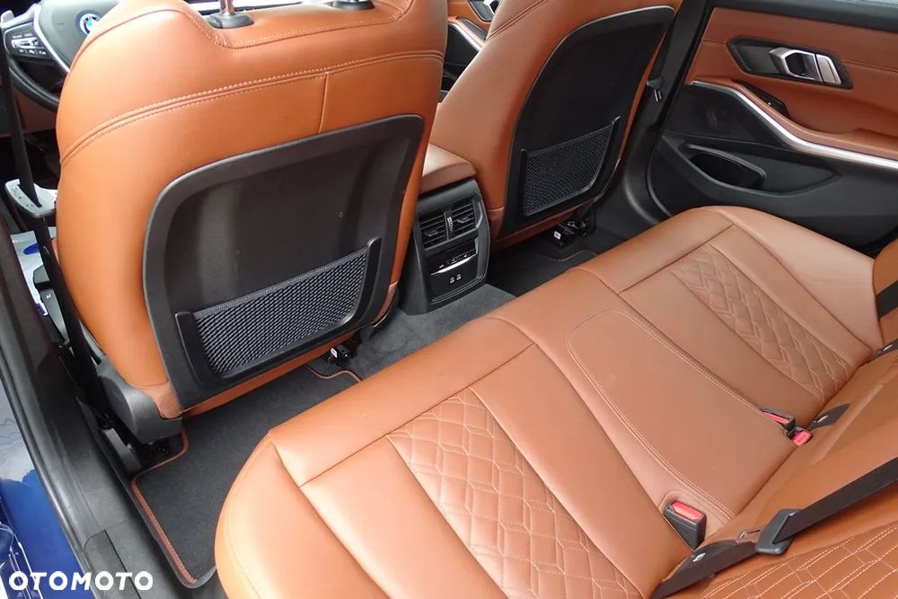 BMW Seria 3 320e M Sport - 26