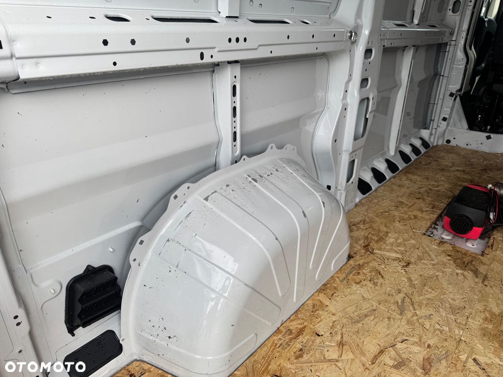 Opel Movano furgon Blaszak L2H2 - 12
