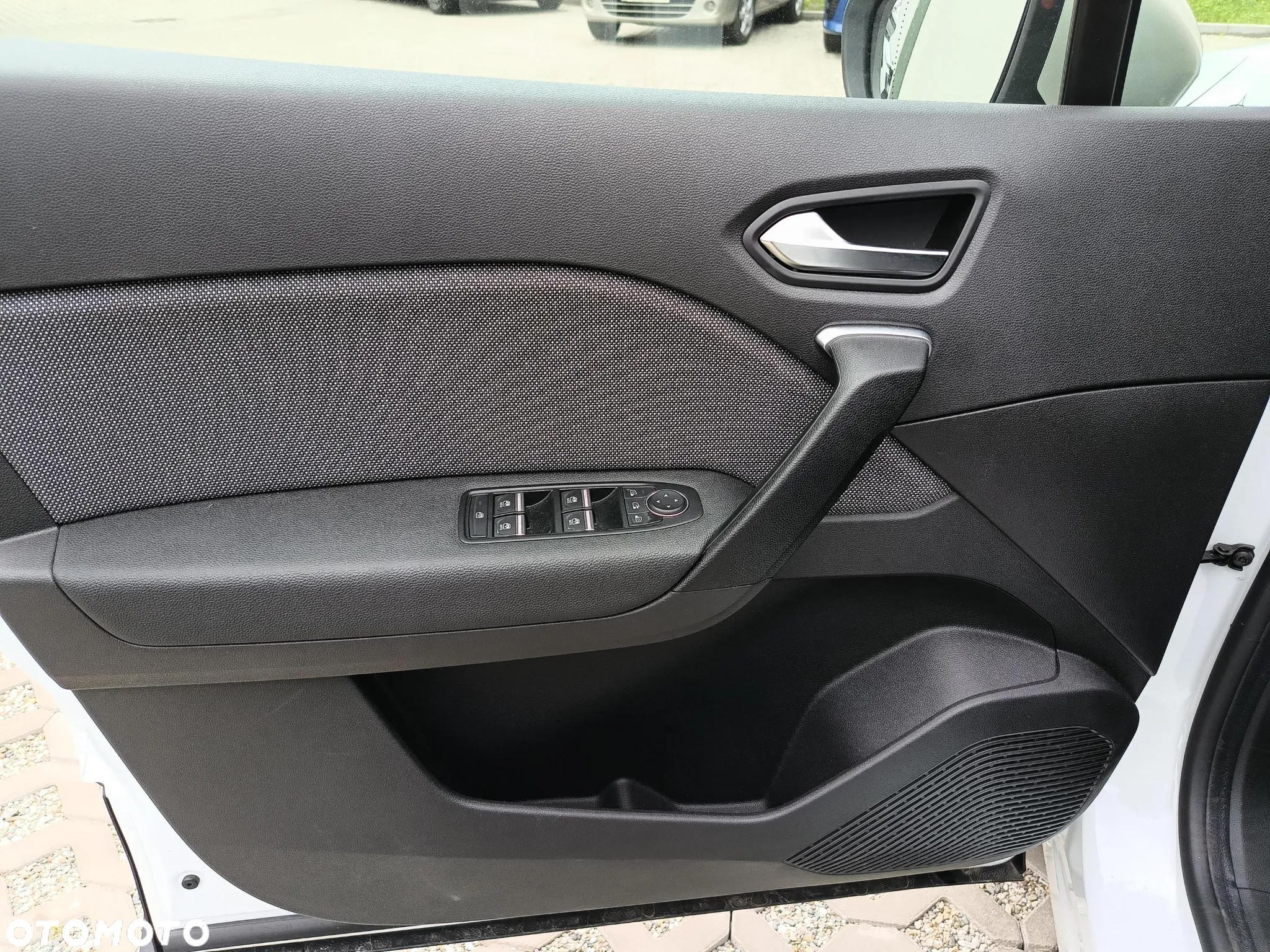 Renault Captur 1.6 E-TECH Full Hybrid 145 Techno - 10