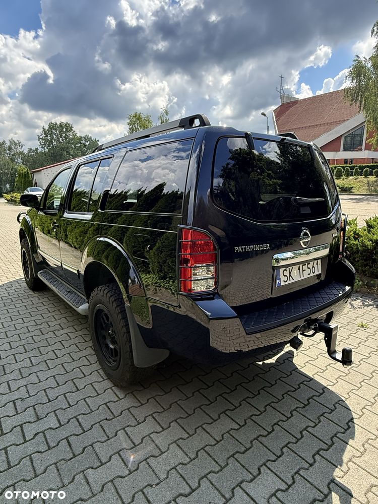 Nissan Pathfinder - 3