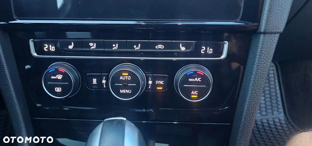 Volkswagen Golf GTI 2.0 TSI OPF DSG Performance - 22
