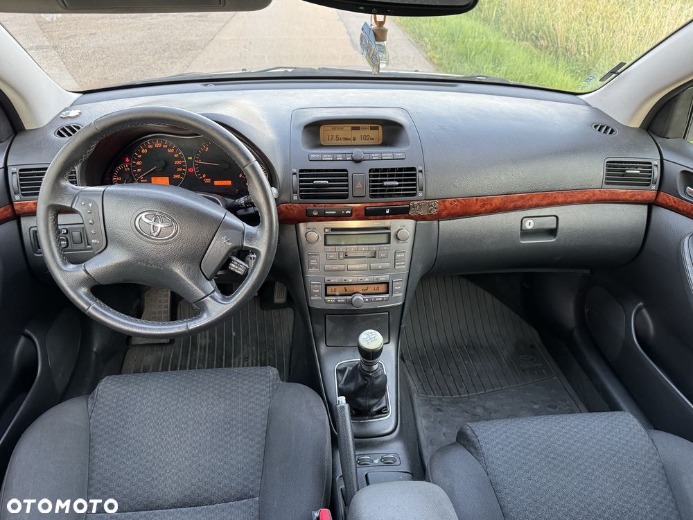 Toyota Avensis - 6