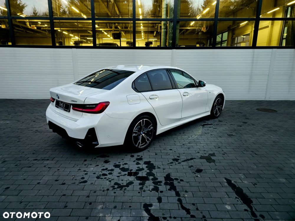 BMW Seria 3 318i - 8