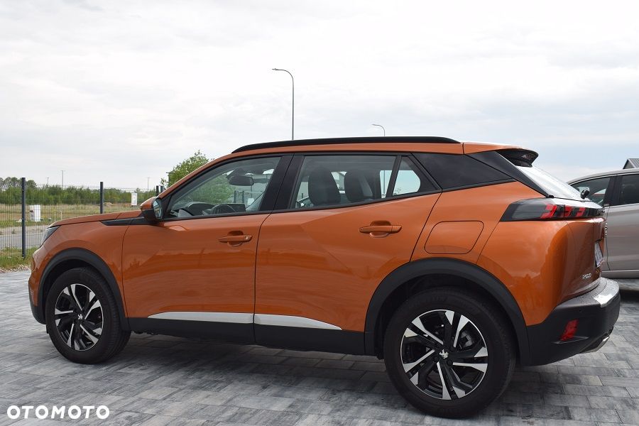 Peugeot 2008 PureTech 130 EAT8 Allure - 4