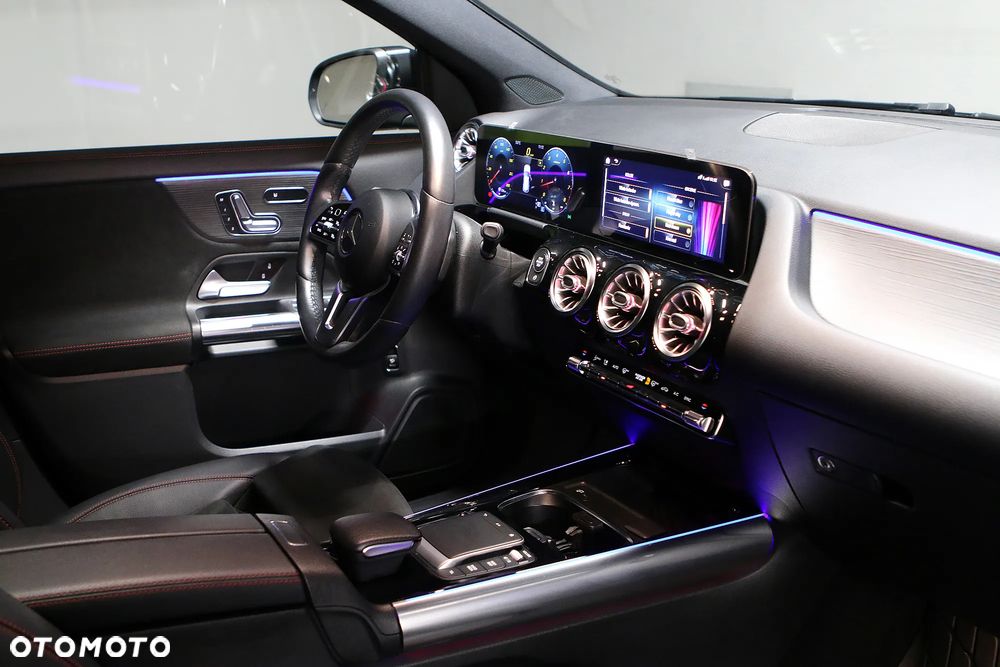 Mercedes-Benz GLA 250 4-Matic AMG Line - 25