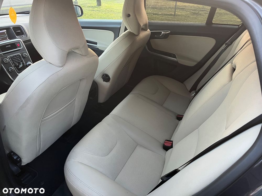 Volvo V60 - 14