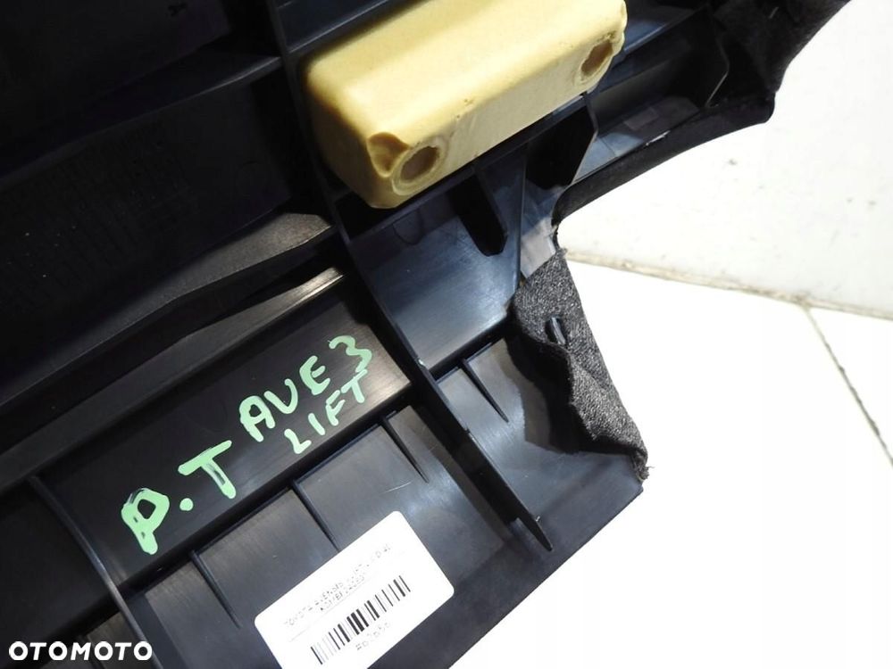 BOCZEK KANAPY PRAWY TYŁ TOYOTA AVENSIS III T27 71751-05020 - 2