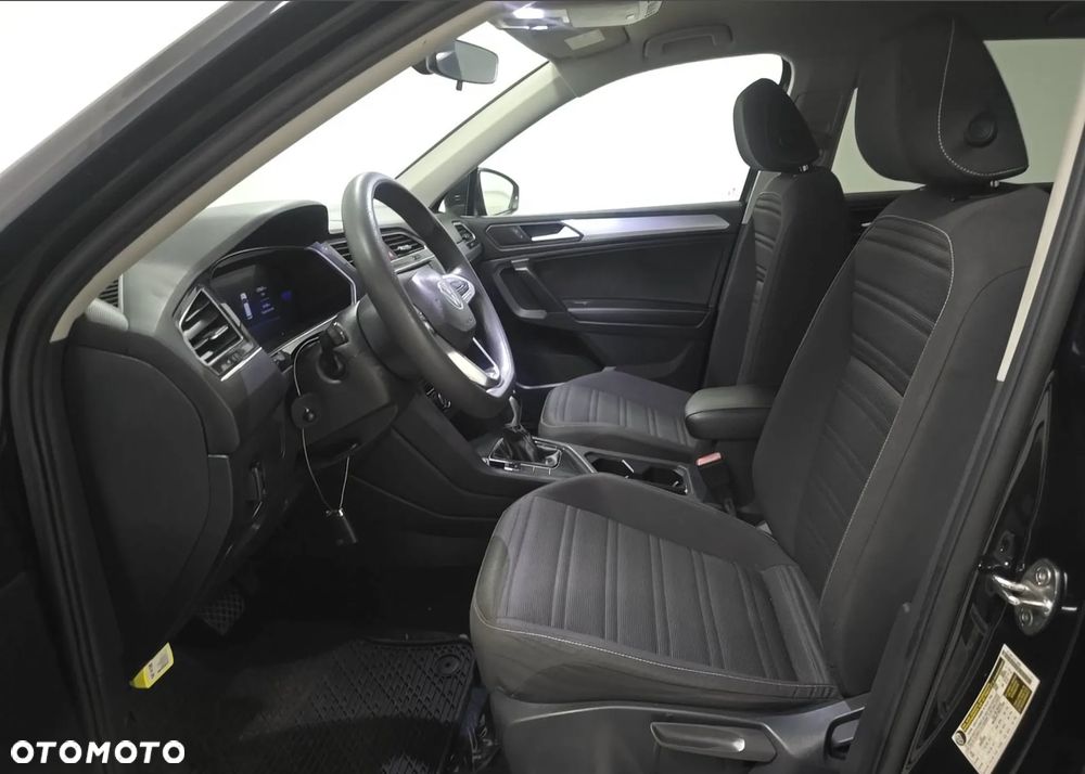 Volkswagen Tiguan - 8