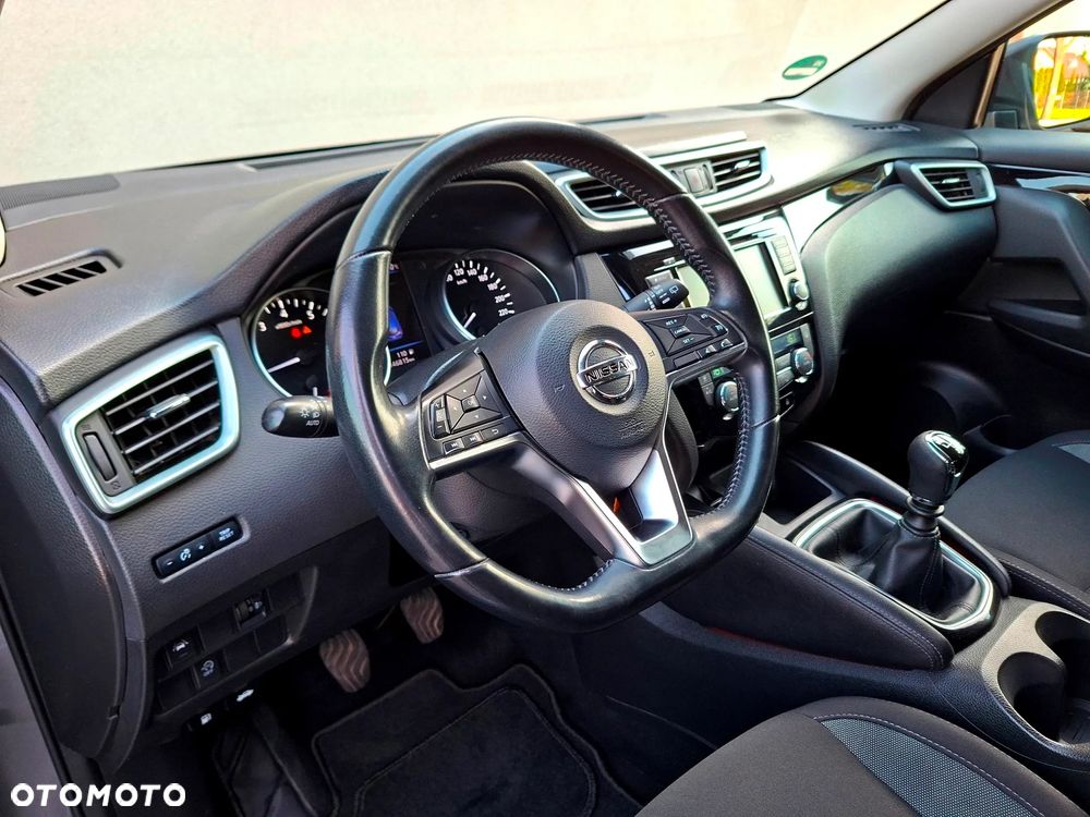Nissan Qashqai 1.3 DIG-T N-WAY - 33