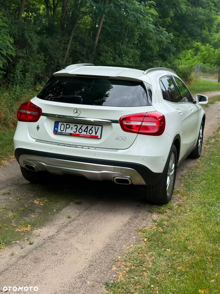 Mercedes-Benz GLA - 8