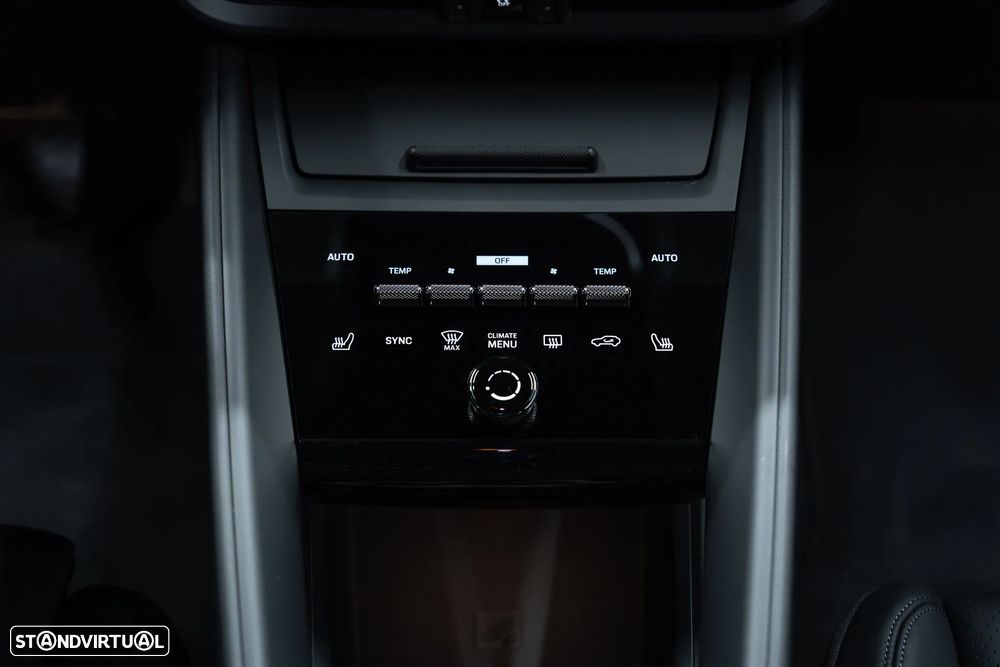 Porsche Macan Electric 4 - 23