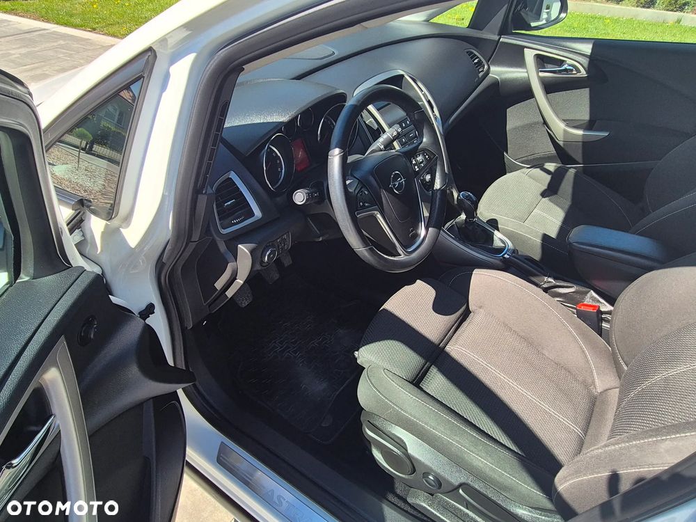 Opel Astra 1.4 T Cosmo S&S - 18