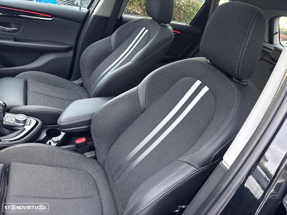 BMW 216 Active Tourer d Line Sport - 24