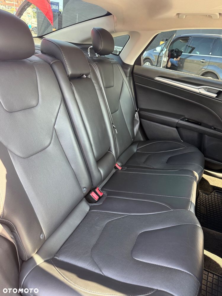 Ford Fusion 2.0 EcoBoost Titanium - 22