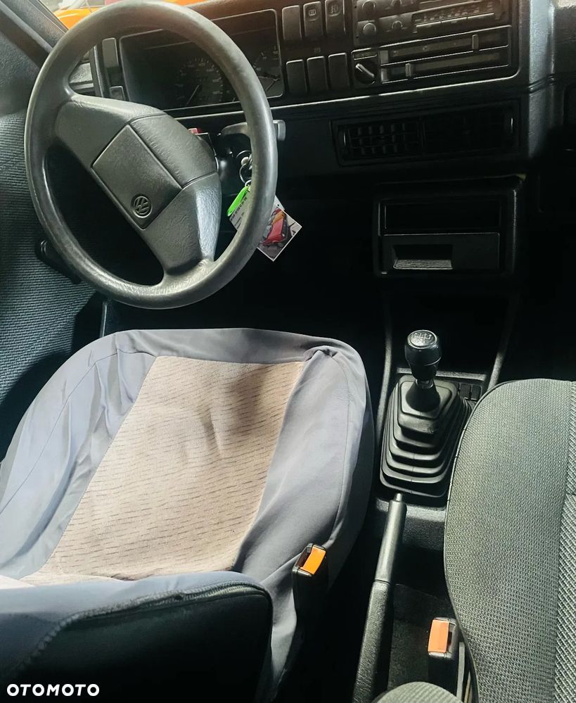 Volkswagen Golf 1.6 CL D - 10