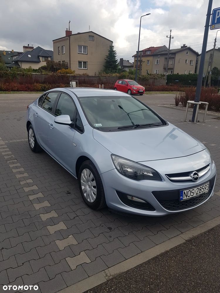 Opel Astra IV 1.4 T Active - 3