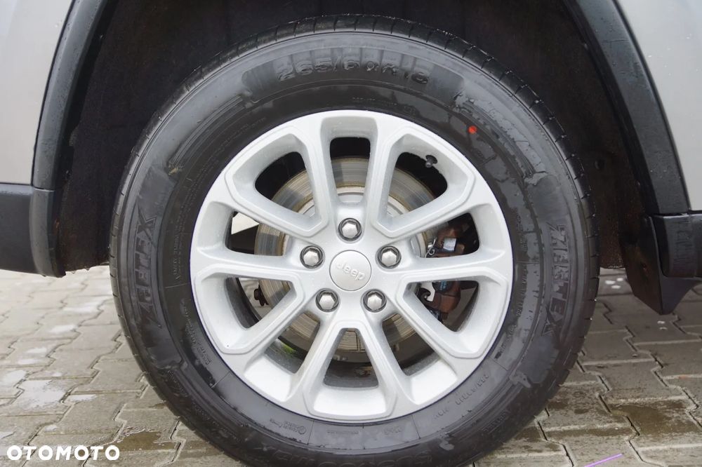 Jeep Grand Cherokee - 27