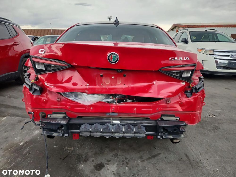 Alfa Romeo Giulia - 5