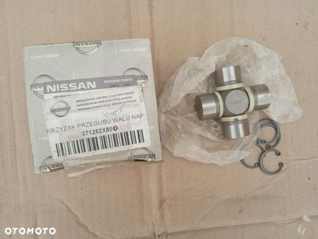 Nissan TERRANO II KRZYŻAK WAŁU NAPĘDOWEGO ORYG. - 1
