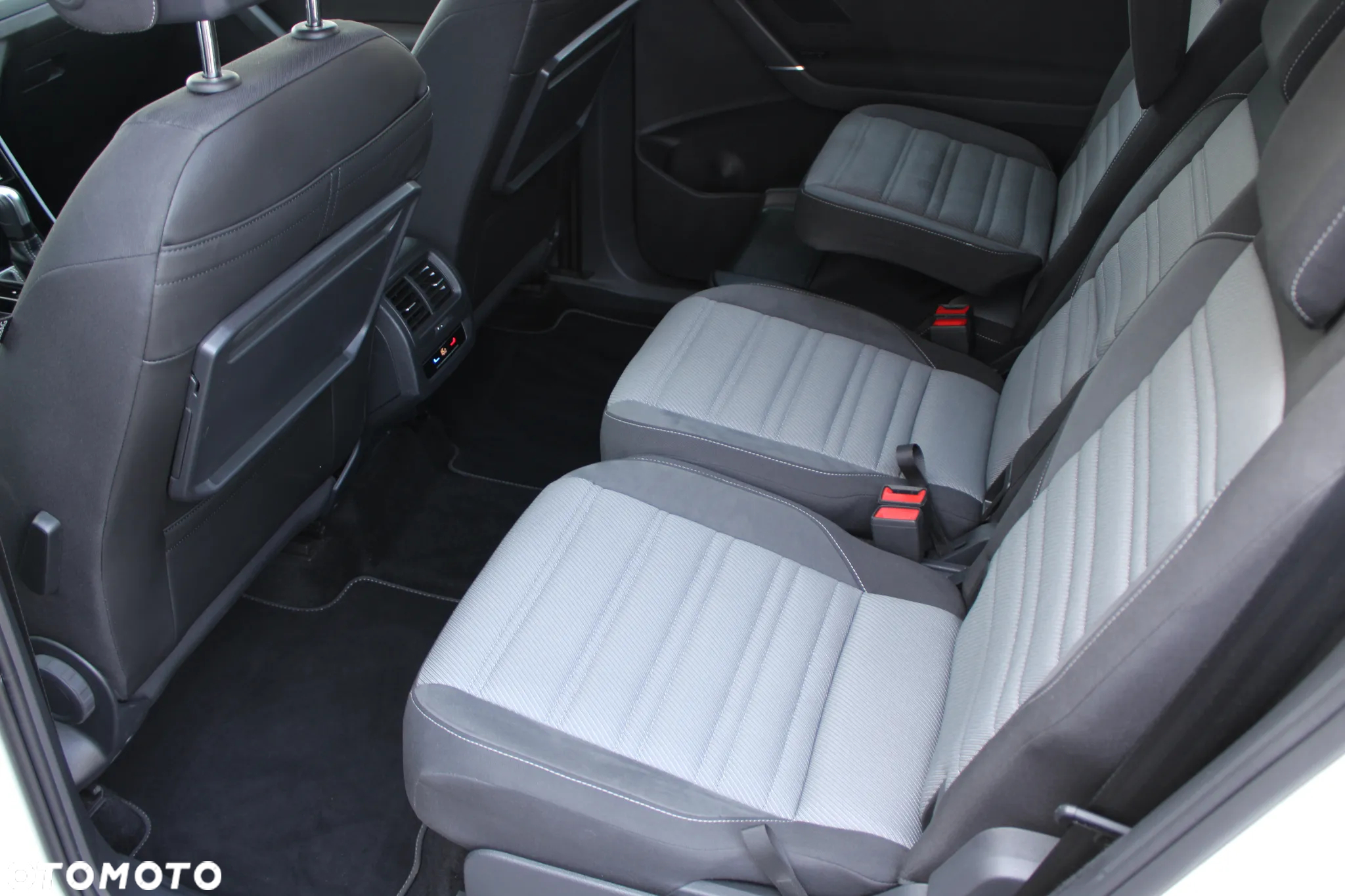 Volkswagen Touran 2.0 TDI BMT Highline DSG - 14