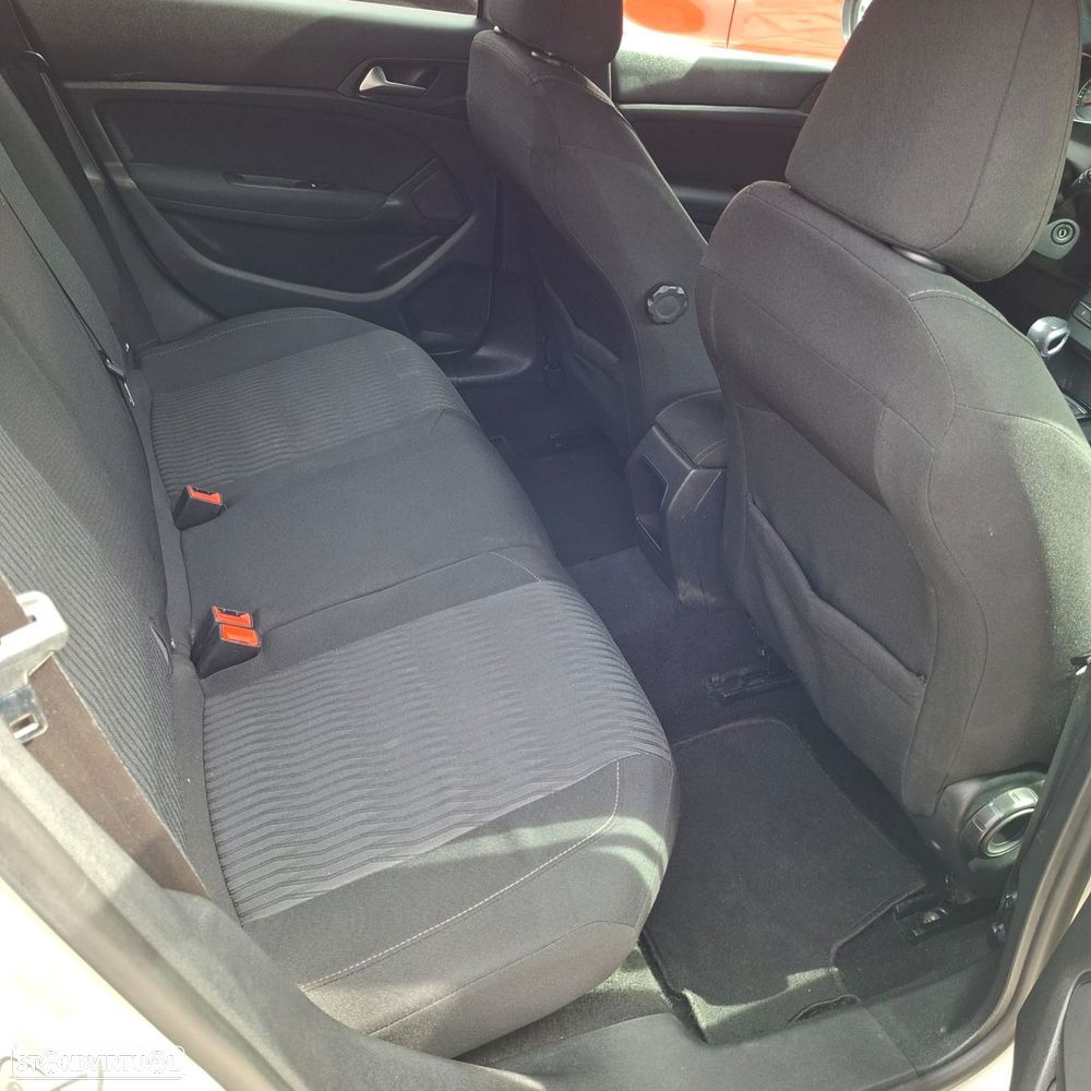 Peugeot 308 SW 1.2 PureTech Style - 23