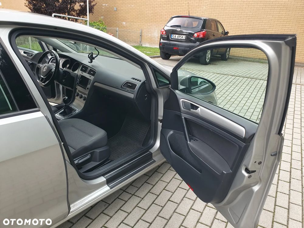 Volkswagen Golf 1.2 TSI BMT Comfortline - 21