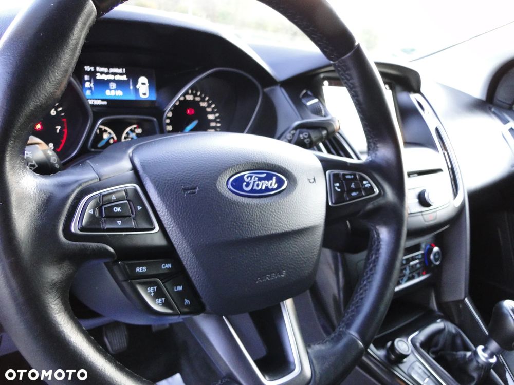 Ford Focus 1.0 EcoBoost STart-Stopp-System TITANIUM X - 31