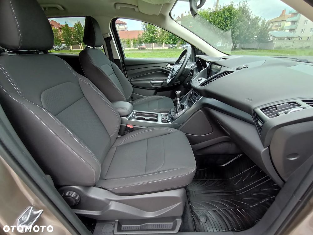 Ford Kuga - 19