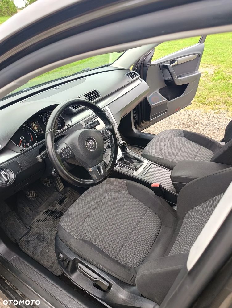Volkswagen Passat 1.6 TDI Trendline - 14