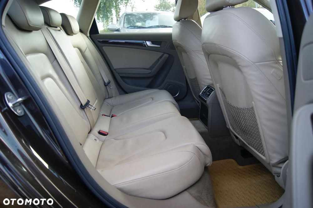 Audi A4 Avant 3.0 TDI DPF quattro S tronic Ambiente - 33