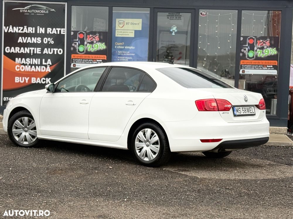 Volkswagen Jetta 1.6 TDI Comfortline - 3