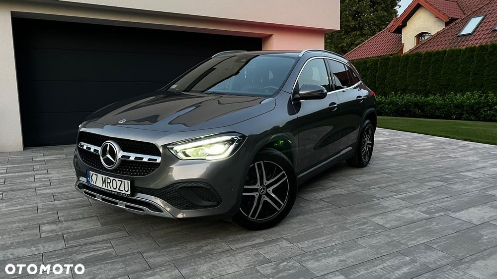 Mercedes-Benz GLA 200 - 23