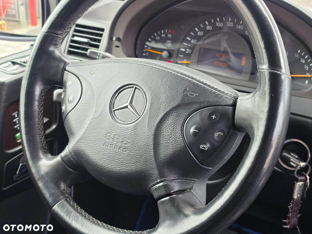 Mercedes-Benz Klasa G 400 CDI Automatik - 25