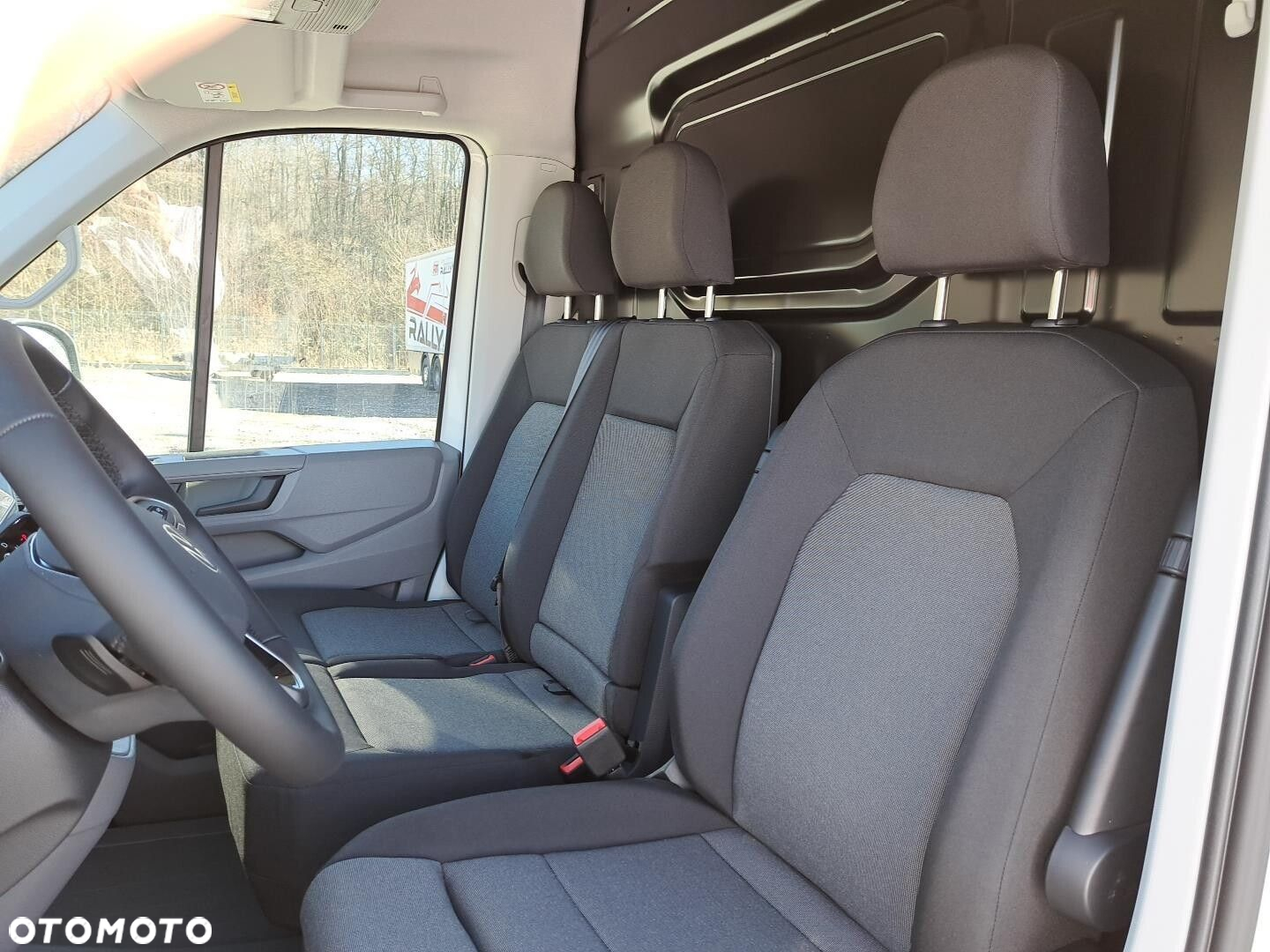 Volkswagen Crafter 35 Furgon z wysokim dachem silnik: 2,0 l EU6 SCR 177 KM / skrzynia biegów: 4MOTION automatyczna 8-biegowa rozstaw osi: 3640 mm - 11