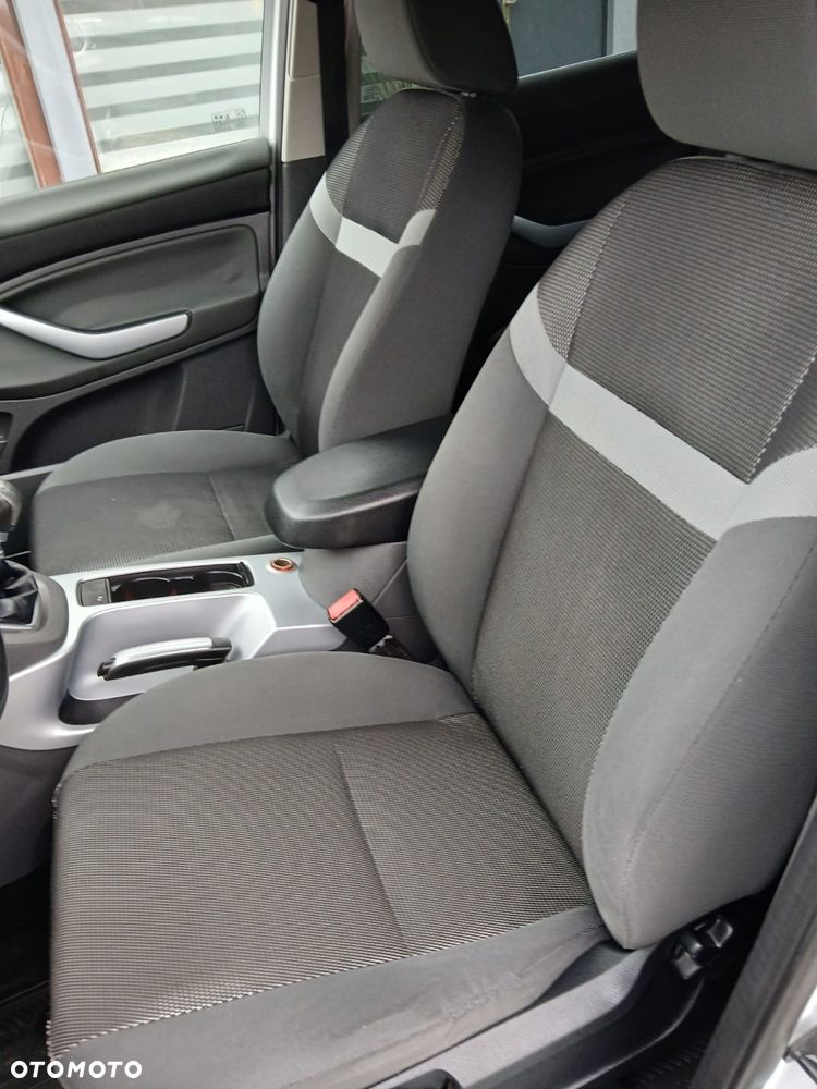 Ford Kuga 2.0 TDCi 2x4 Trend - 16