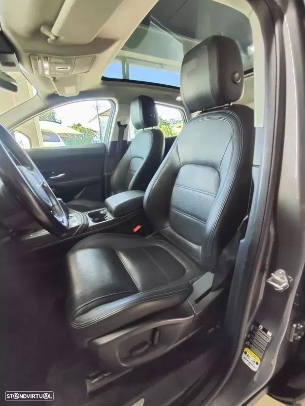 Jaguar E-Pace - 25