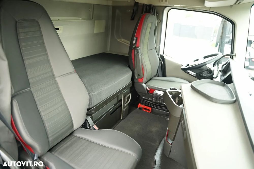 Volvo FH 500 / SISTEM HIDRAULIC / I-SHIFT / CABINĂ JOASĂ / ANVELOPE CU PROFIL 100% / EURO 6 - 36