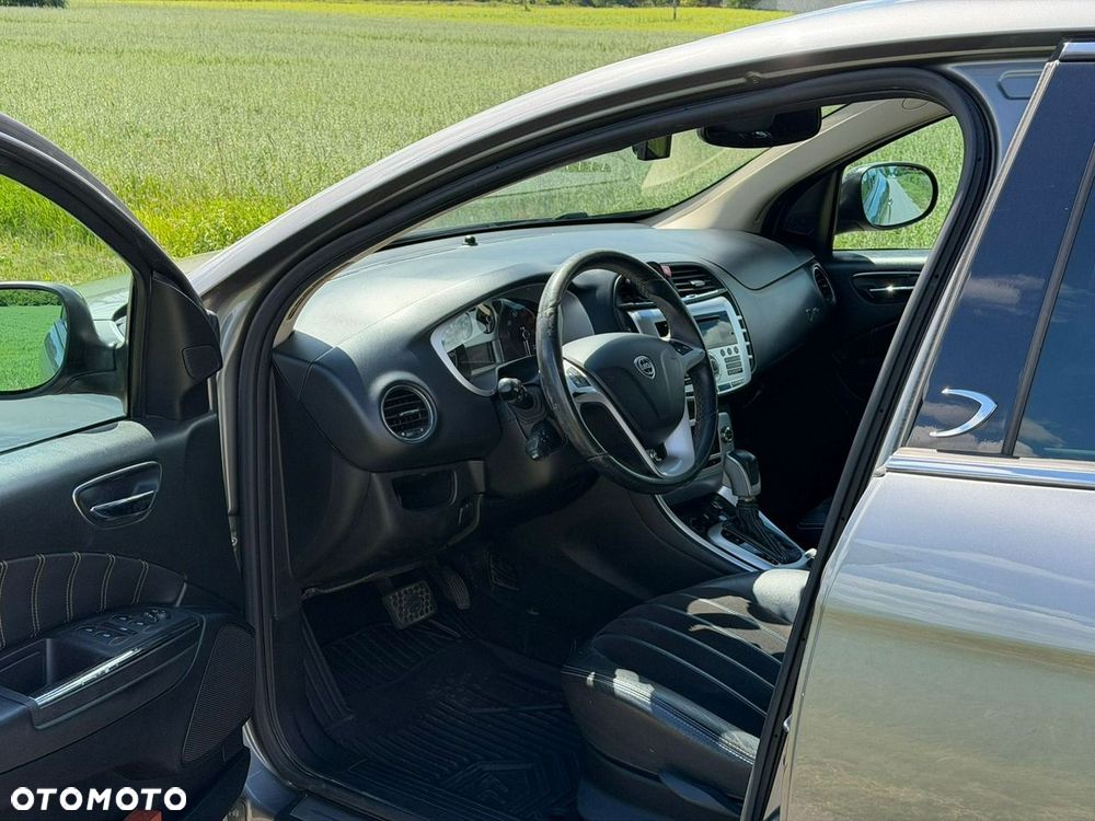 Lancia Delta 1.8 T-Jet Oro Sportronic - 12