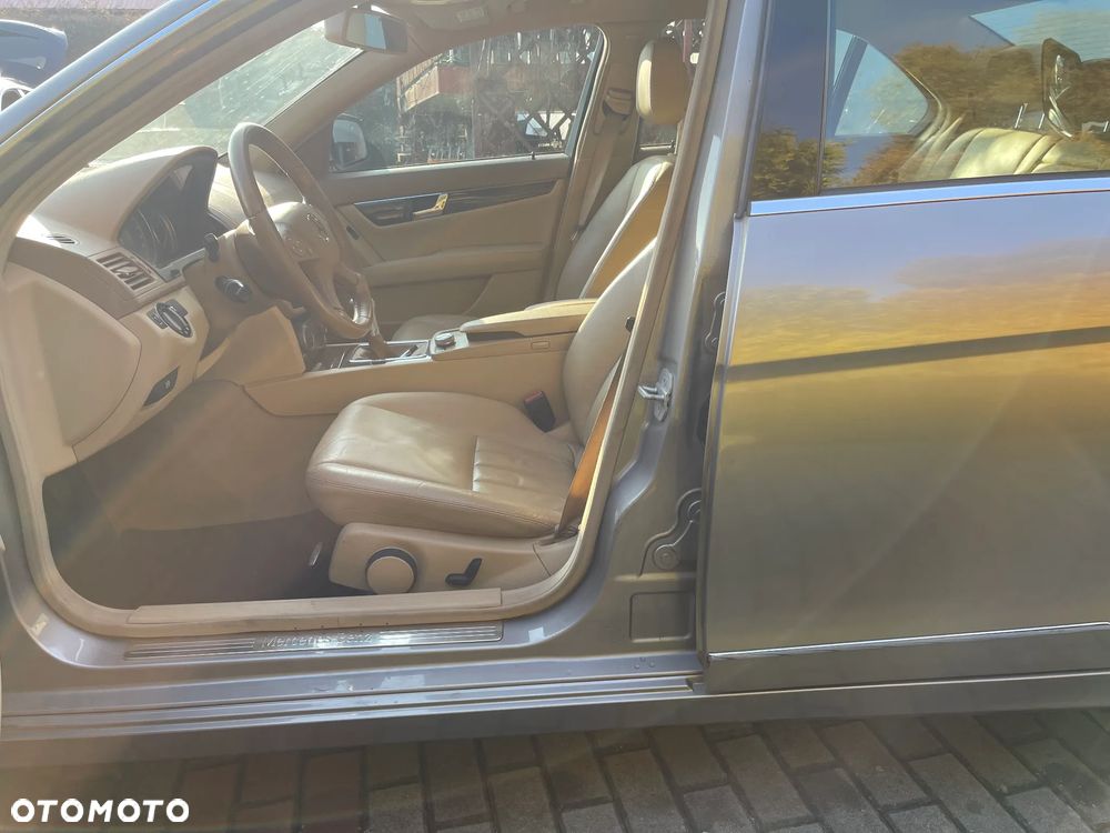 Mercedes-Benz Klasa C 200 CDI Elegance - 20